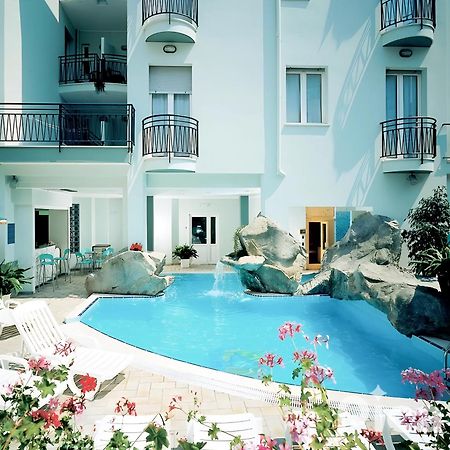 Residence Le Vele Cattolica Dış mekan fotoğraf